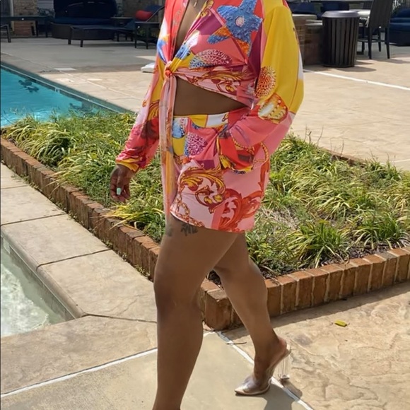 Stretchy expensive chic set - Picture 2 of 6